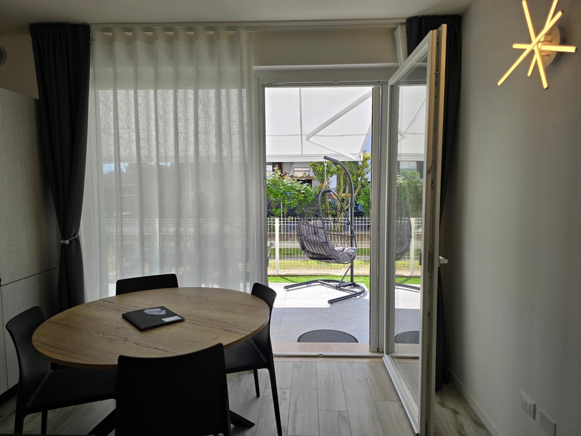 Home23jesolo! Beach, Parking And Bikes Included *